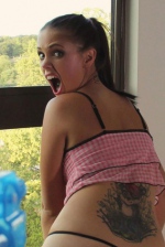 Exciting Teen Babe Bailey Knox  2