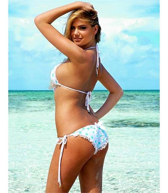 Kate Upton Posing In Topless 3