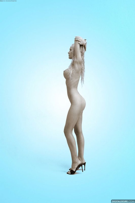 Sexy Katie Lohmann 15