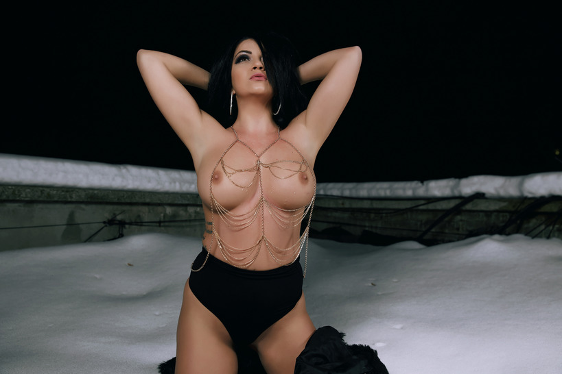 Valentine's Day Treat With Sophy Davis 4