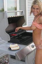 Melissa Midwest Shoves A Hot Dog In Her Twat 5