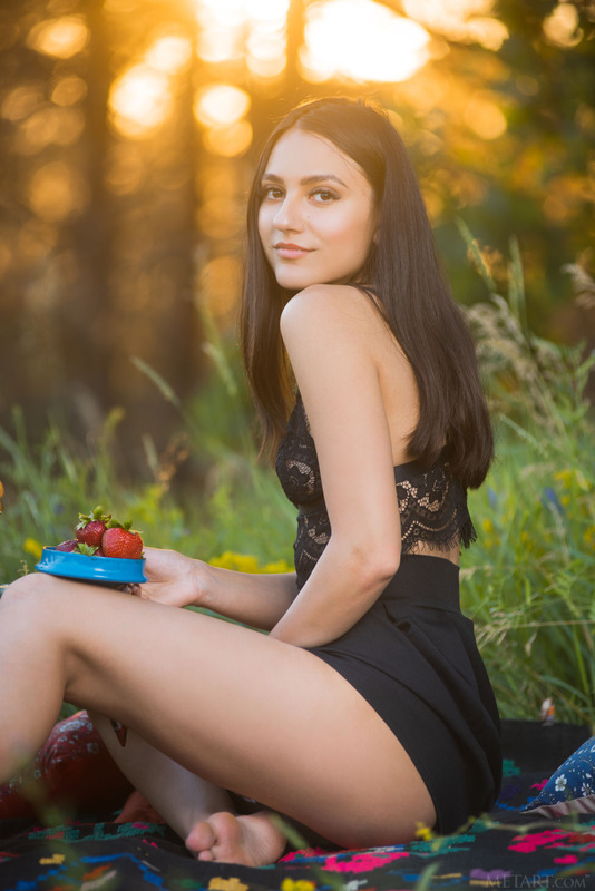 Picnic With Cira Nerri  1