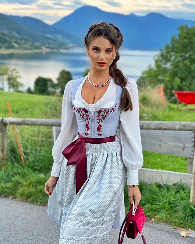 Carina Zavlina 7