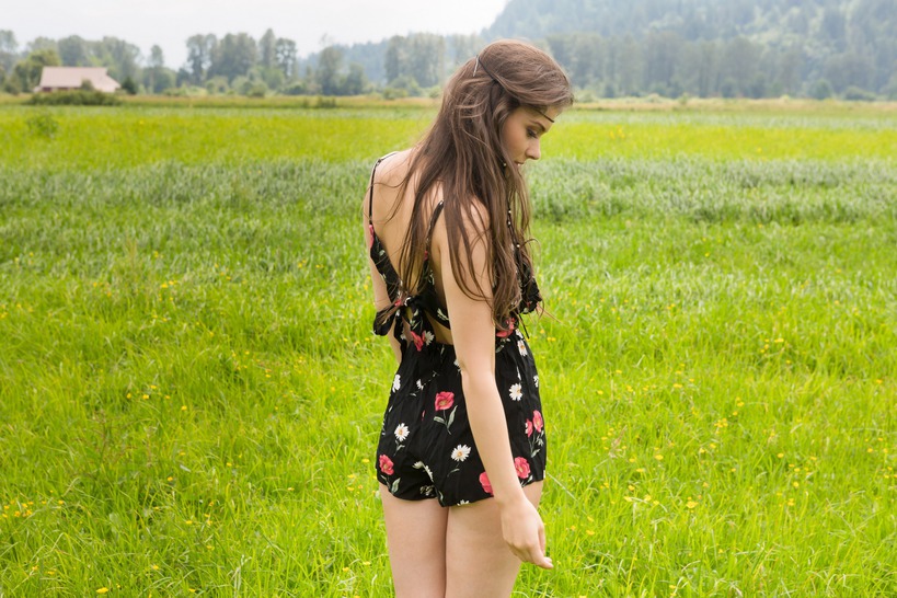 MUIRINA FAE IN PASSION FIELDS 18