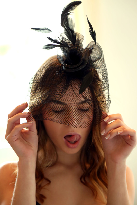 Debora A Kinky Teen In Erotic Art Pictures 1
