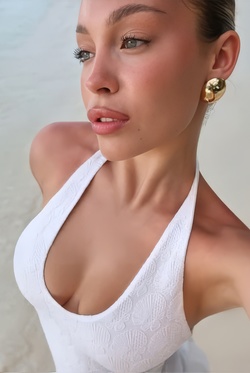 Gogol Marie Busty And Shy Russian Babe